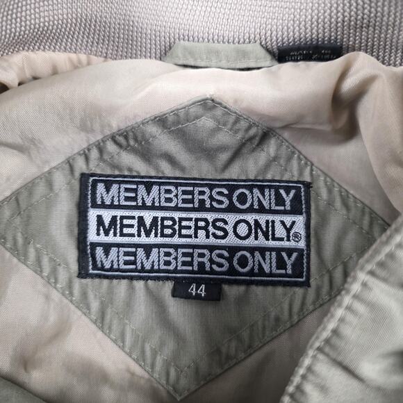 Vintage Members Only Jacket Mens 44 Gray Iconic Racer Bomber Epaulets Zip 80s - Picture 8 of 11